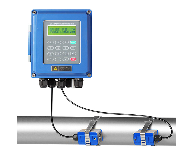 Clamp-On Ultrasonic Flowmeter
